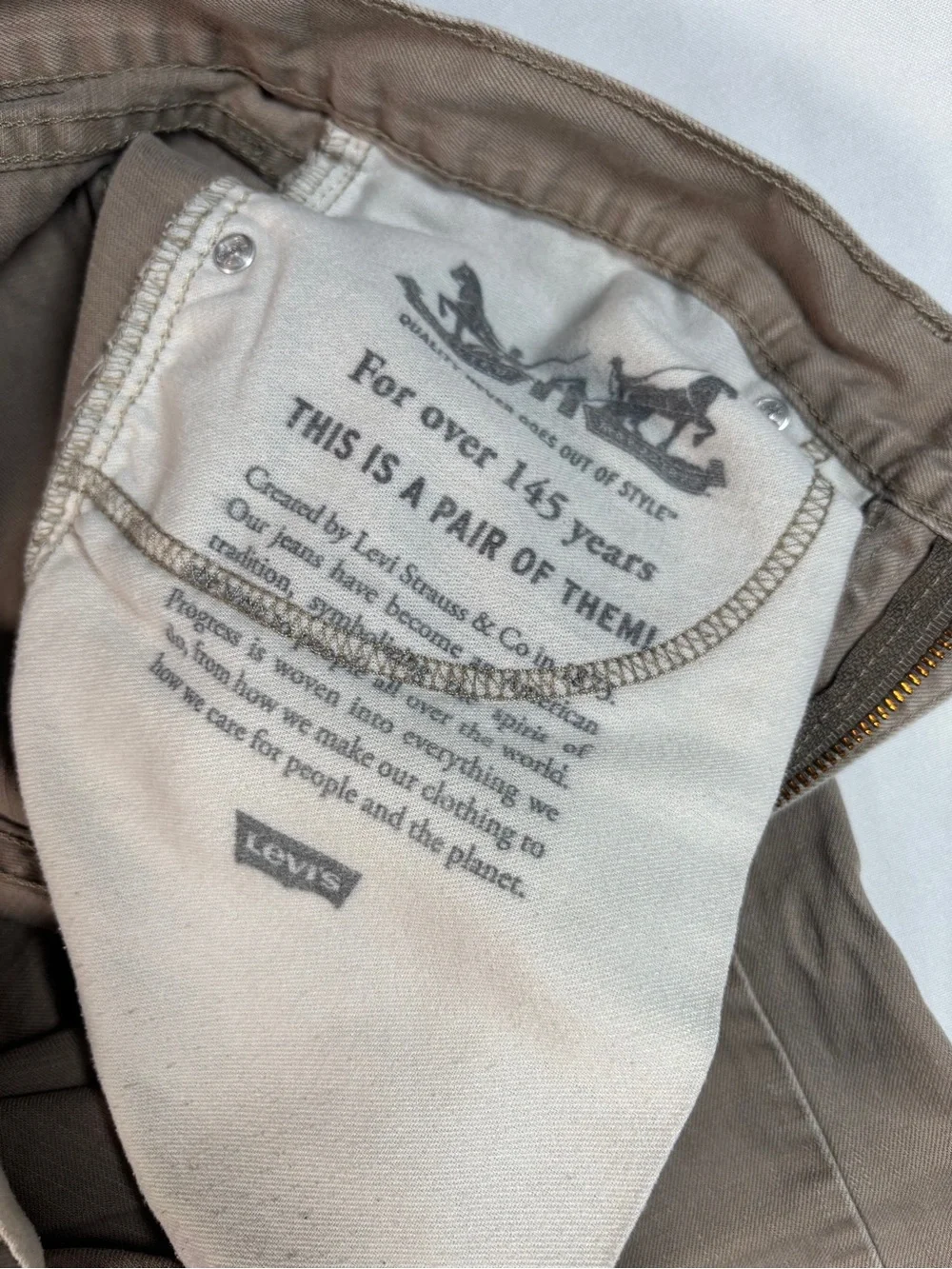 Levi's Men's Khaki Straight-Leg Chinos